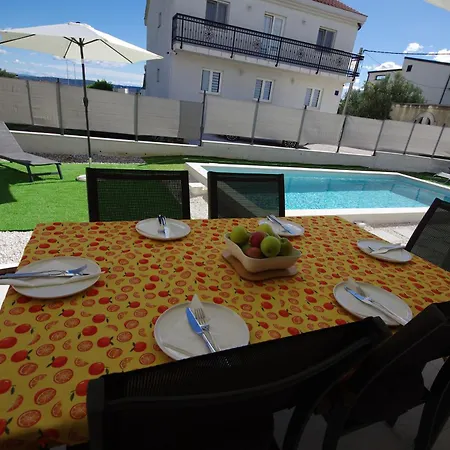 Periska Villa