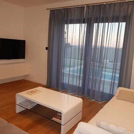 Periska Villa Kastela